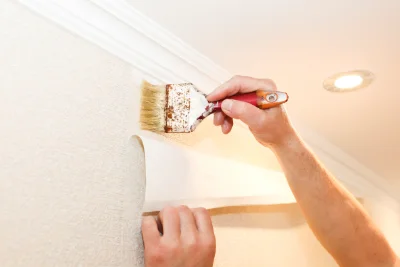 Pose de papier peint à Polminhac — revêtements muraux et toiles de verre